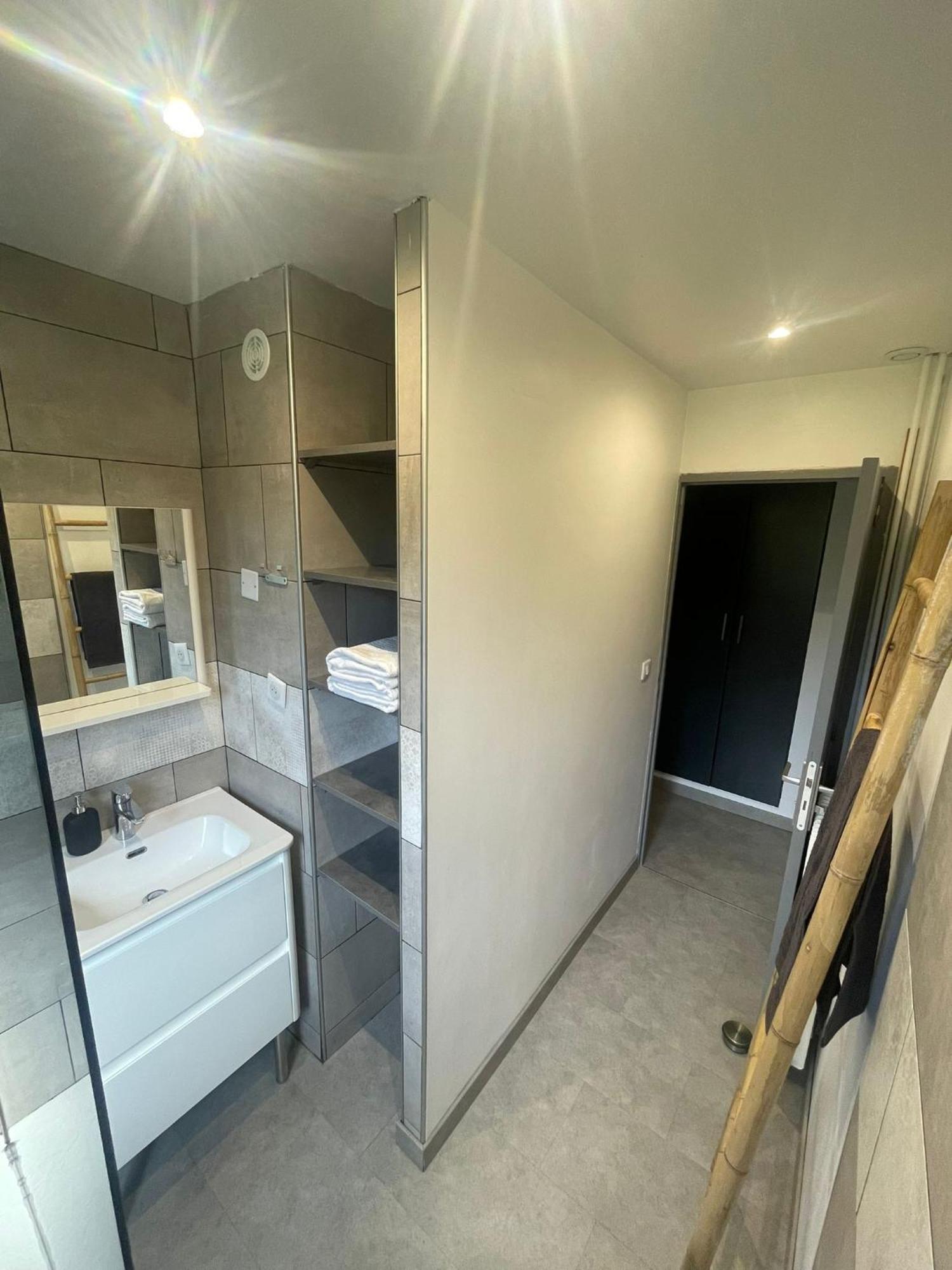 Chambre Avec Salle D'Eau Privee Dans Appartement Partage 200 M Du Tram Montpellier Exterior foto