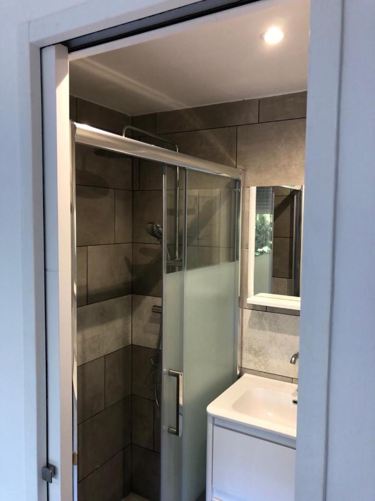 Chambre Avec Salle D'Eau Privee Dans Appartement Partage 200 M Du Tram Montpellier Cameră foto